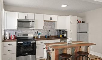 314 S 1st St, Austin, IN 47102