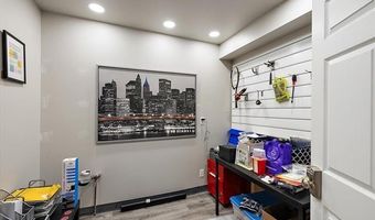 18918 Denali Cir, Northville, MI 48168