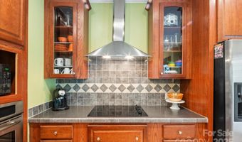 142 Pinners Cove Rd, Asheville, NC 28803