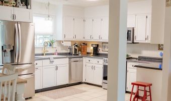 144 Yardley Ave, Baxley, GA 31513