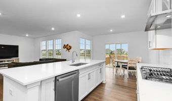 1014 Dr. John Burkey, Algonquin, IL 60102