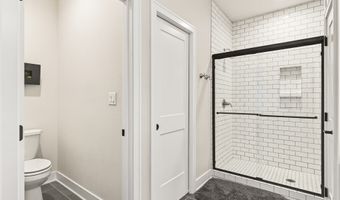 705 35th St SW, Altoona, IA 50009