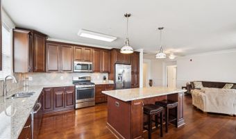 44589 YORK CREST Ter #200, Ashburn, VA 20147