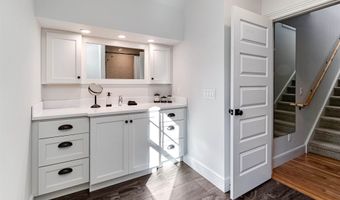 451 Appletree Point Rd, Burlington, VT 05408