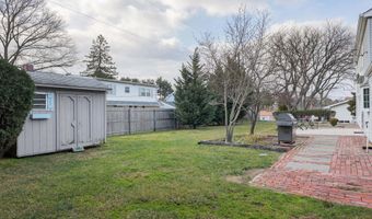 79 Irongate Ln, Aberdeen, NJ 07747