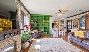208 S Guegnon St, Abbeville, LA 70510