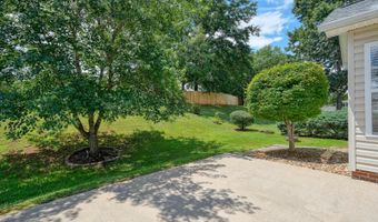 831 Vandenburg Dr, Boiling Springs, SC 29316