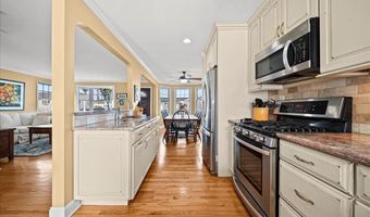 16 Gibbs Rd, Amity Harbor, NY 11701