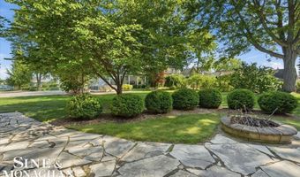 206 Edgewater Dr, Algonac, MI 48001