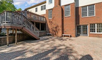 2086 Autumn Hill Dr, Ann Arbor, MI 48103