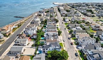 273 7th St, Avalon, NJ 08202