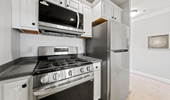 1050 N STUART St 611, Arlington, VA 22201