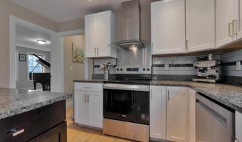 58 Village Place Dr, Barrington, NH 03825