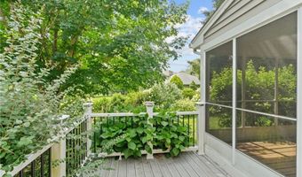 13 Sunnyside Dr, Cumberland, RI 02864