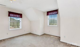 118 Paupers Ridge Ln, Banner Elk, NC 28604