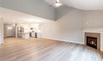 30 Essex Woods Ln B, Amherst, NY 14228
