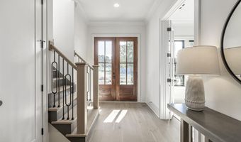 609 N Salem St, Apex, NC 27502