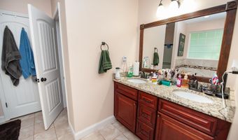 516 Abberly Ln, Boiling Springs, SC 29316