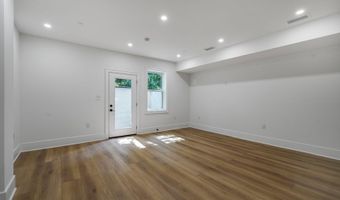 2524 41ST St NW 2, Washington, DC 20007