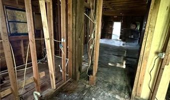 617 N Houston St, Adrian, MO 64720