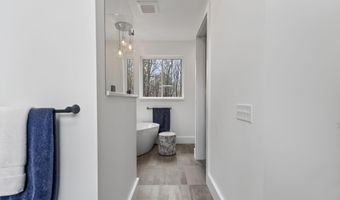 672 Danville Corner Rd, Auburn, ME 04210