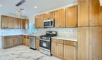 2220 LAKE Ave, Baltimore, MD 21213