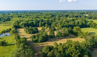 60 E Church St, Aurora, MO 65605