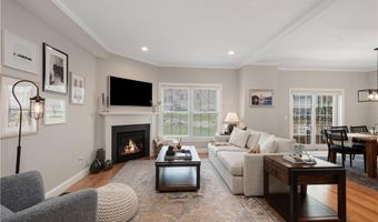 105 Hunting Hill Dr, Cumberland, RI 02864