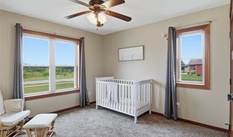 623 Autumn Dr, Altoona, WI 54720