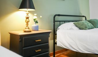 21663 OATLANDS Rd, Aldie, VA 20105