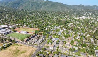 1040 E Main St, Ashland, OR 97520