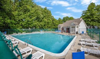 7532- F COXTON Ct 126, Alexandria, VA 22306