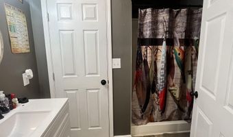 205 Sunshine Ln, Batesville, AR 72501