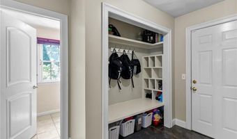 10 Lantern Brook Dr, Lincoln, RI 02865