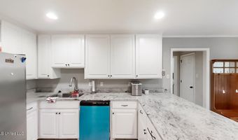 136 Westlake Dr, Brandon, MS 39047
