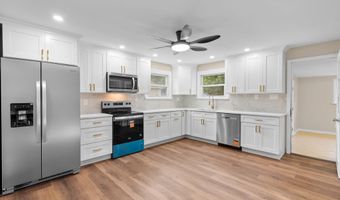 12 Homestead Pl, Branford, CT 06405