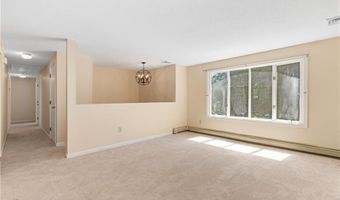 94 Ridgewood Rd, Middletown, RI 02842
