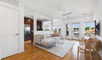 2101 N MONROE St #403, Arlington, VA 22207