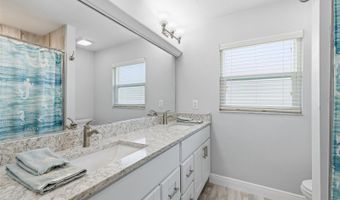 831 CHIPAWAY Dr, Apollo Beach, FL 33572