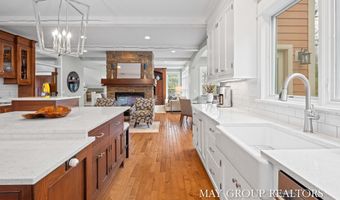 5254 Canyon River Dr NE, Ada, MI 49301