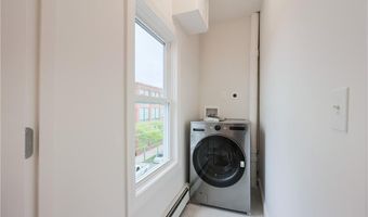 529 Wood St 4th Floor 4, Bristol, RI 02809