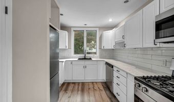 825 Dan St, Akron, OH 44310