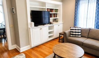 30 Gibson Ave, Narragansett, RI 02882
