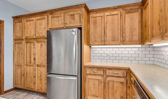 987 N 640 Rd, Baldwin City, KS 66006