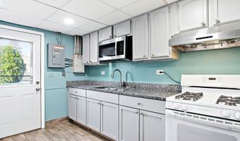 818 RUMPLE Ln, Addison, IL 60101