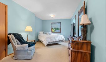 2433 CARLETON Ave, Appleton, WI 54915