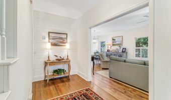 8 Dolphin Point Dr, Beaufort, SC 29907