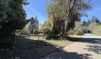 1300 HAMPTON Rd, Brookings, OR 97415