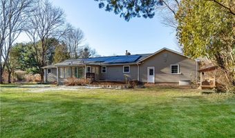 38 Greenwood Rd, North Kingstown, RI 02852