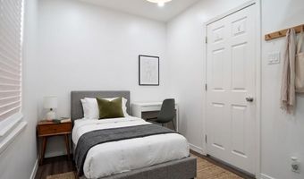 22 E 44TH St, Bayonne, NJ 07002